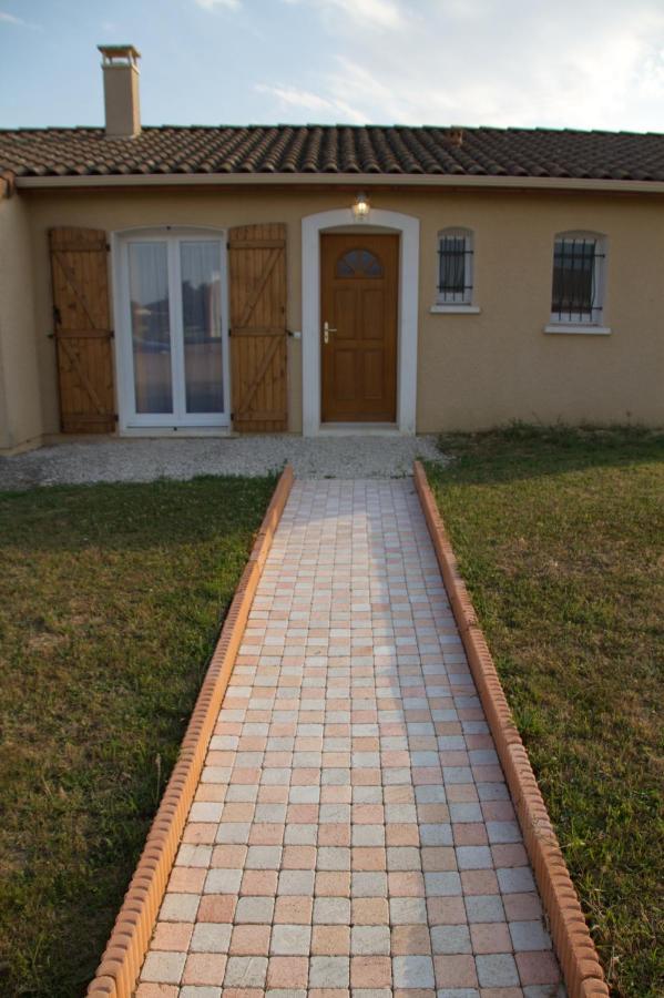 Les Lauriers De Lomagne Villa Lavit Exteriör bild